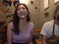 300MAAN-708 Sexy Asian Babe Enjoys Rough Massage From Her Handsome Therapist